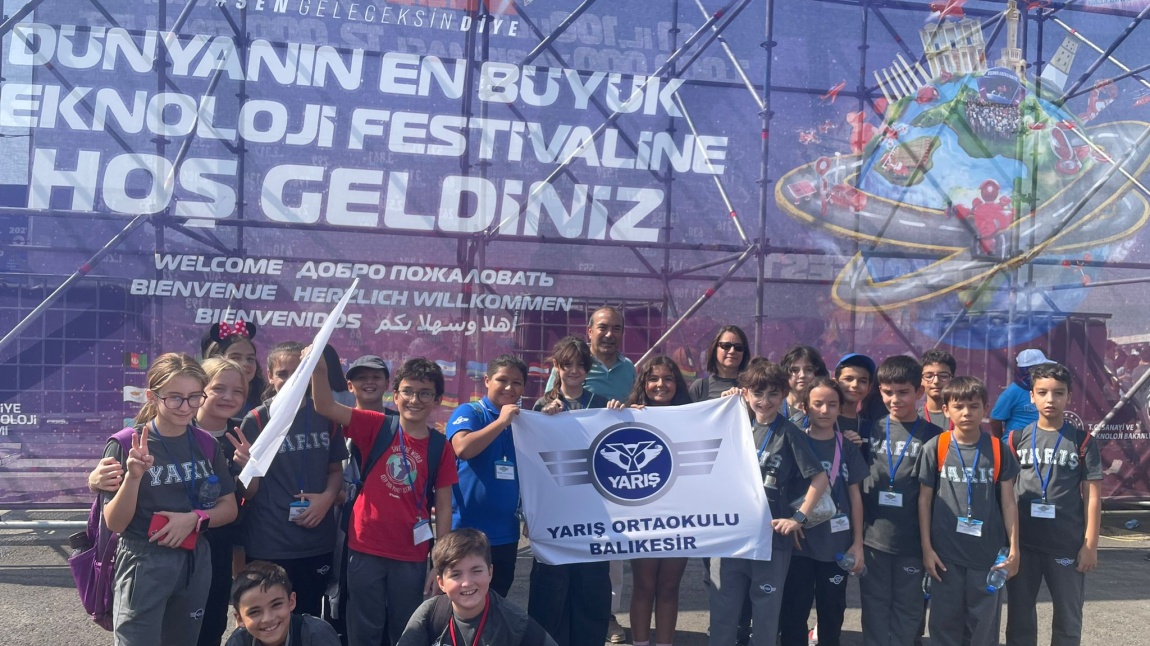 Yarış Ortaokulu Öğrencileri İzmir’de düzenlenen Havacılık, Uzay ve Teknoloji Festivali TEKNOFEST’te